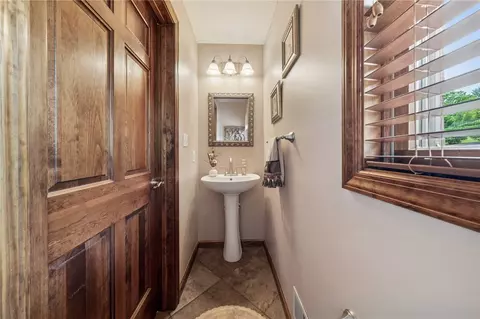731 Stonebridge Dr, Irwin, PA 15642 photo 12