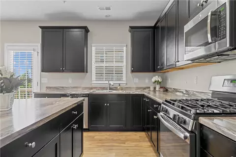 Kitchen - 2804 Pointe View Dr, Mars, PA 16046 photo 3 of 5