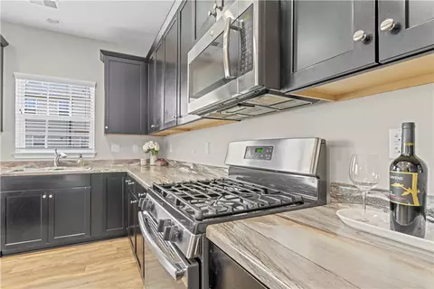Kitchen - 2804 Pointe View Dr, Mars, PA 16046 photo 4 of 5