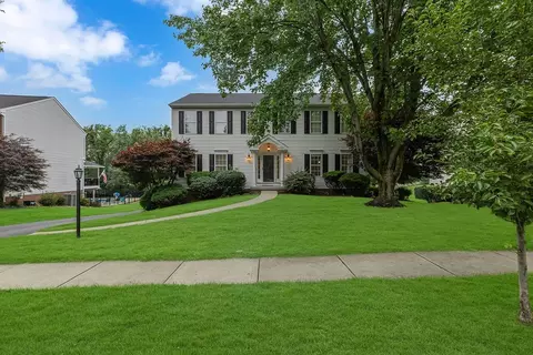 642 Water View Dr, Cranberry Township, PA 16066