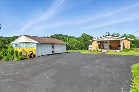 1118 Freedom Rd, Cranberry Township, PA 16066