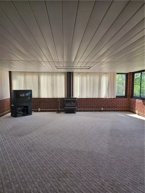 Living - 46 Corbett Ave, Irwin, PA 15642 photo 1 of 2