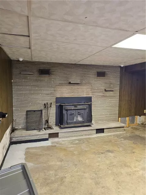 Living - 46 Corbett Ave, Irwin, PA 15642 photo 2 of 2