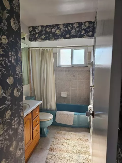 Bath - 46 Corbett Ave, Irwin, PA 15642 photo 1 of 1