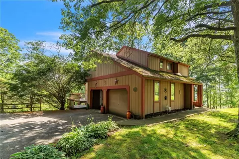 530 Perry Hwy, Harmony, PA 16037