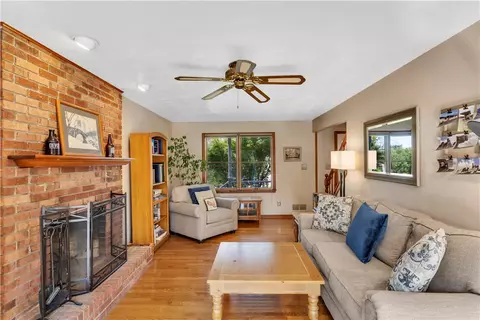 Living - 116 Rizzi Dr, Irwin, PA 15642 photo 4 of 6