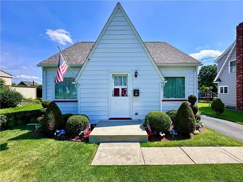 307 W Elizabeth St, New Castle, PA 16105