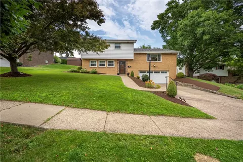 569 Pat Haven Dr, Pittsburgh, PA 15243