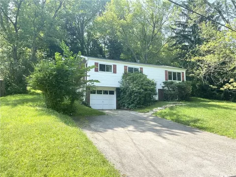 194 Oak St, Manor, PA 15665