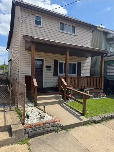 33 Spruce St, Natrona Heights, PA 15065