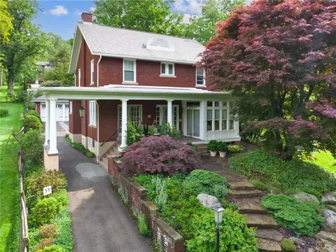 35 Pleasant Valley Rd, Jeannette, PA 15644