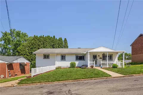 208 Fairlawn Blvd, Zelienople, PA 16063