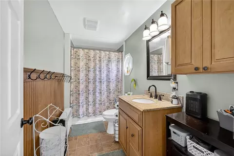 Bath - 3879 Pittsburgh Rd, Perryopolis, PA 15473 photo 1 of 2