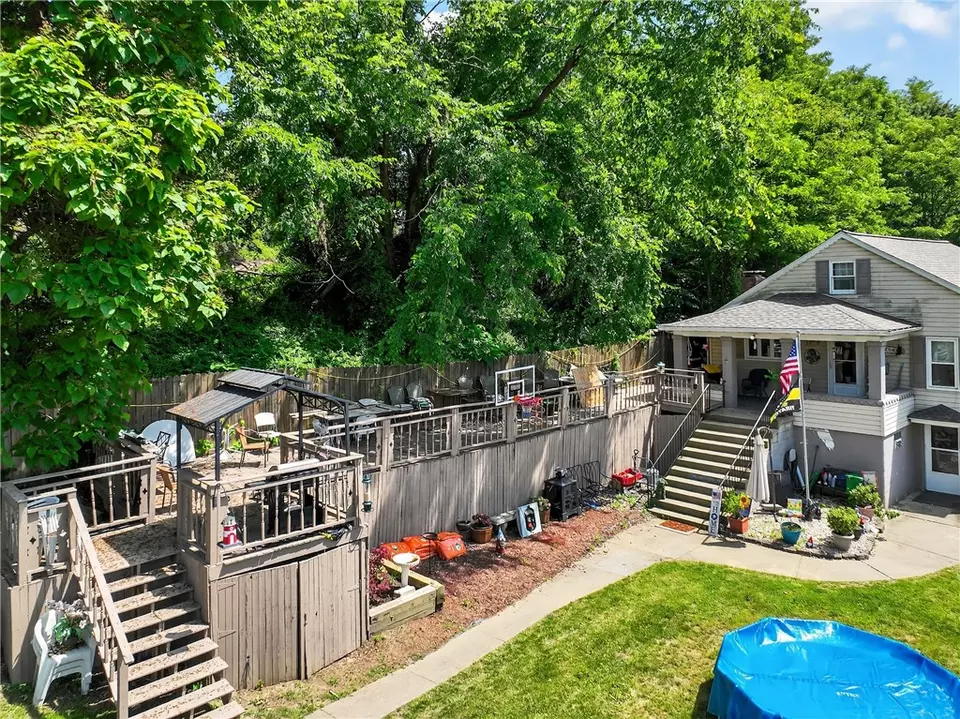 Exterior - 3879 Pittsburgh Rd, Perryopolis, PA 15473 photo 2 of 4