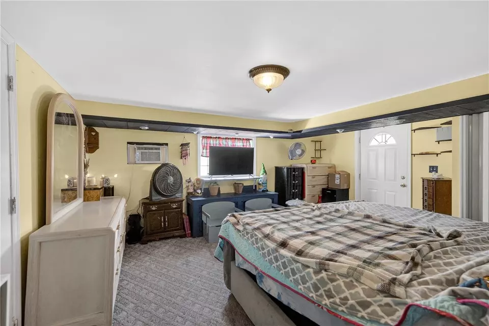 Bedroom - 3879 Pittsburgh Rd, Perryopolis, PA 15473 photo 6 of 7