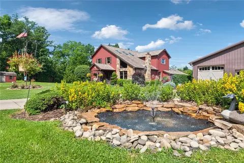 227 Holly Pl, Mount Pleasant, PA 15666