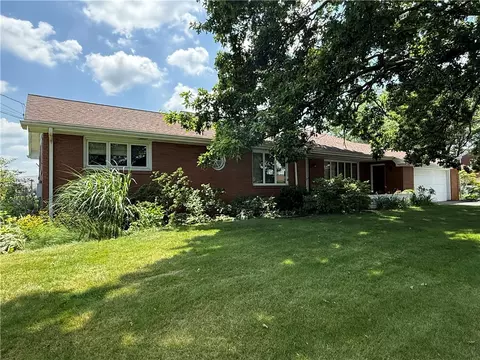 1180 Sunset Dr, Latrobe, PA 15650