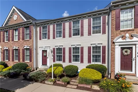 102 Castle View Dr, Mckees Rocks, PA 15136