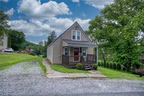 220 South St, Evans City, PA 16033