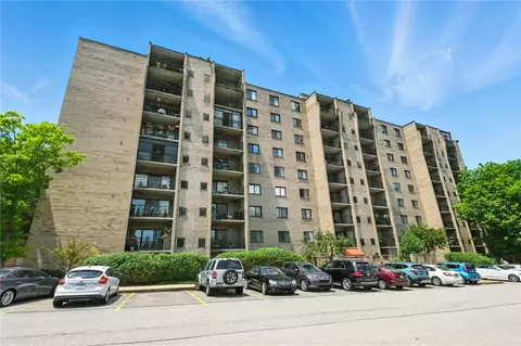 1400 Smokey Wood Dr #503, Pittsburgh, PA 15218