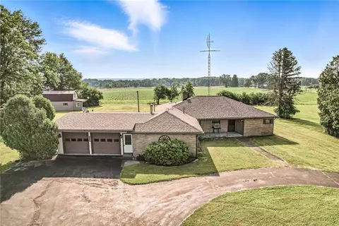 133 Hamburg Rd, Transfer, PA 16154