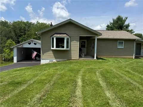 135 State Park Rd, New Alexandria, PA 15670
