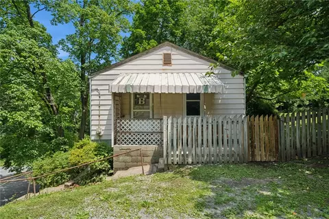203 Clever Ave, Mckees Rocks, PA 15136