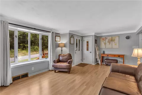 391 Wendel Rd, Irwin, PA 15642 photo 8