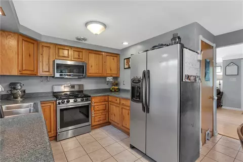 391 Wendel Rd, Irwin, PA 15642 photo 11
