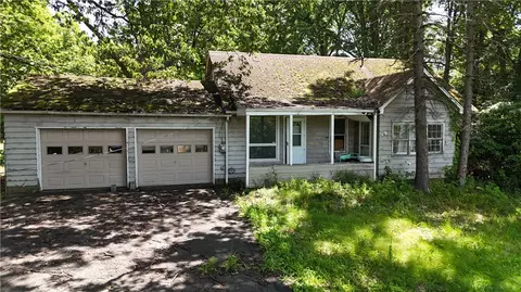 1219 Gringo Clinton Rd, Aliquippa, PA 15001
