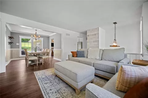 Living - 108 Heather Dr, Monaca, PA 15061 photo 4 of 9