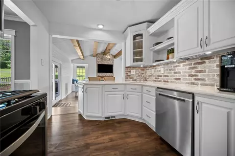 Kitchen - 108 Heather Dr, Monaca, PA 15061 photo 6 of 6