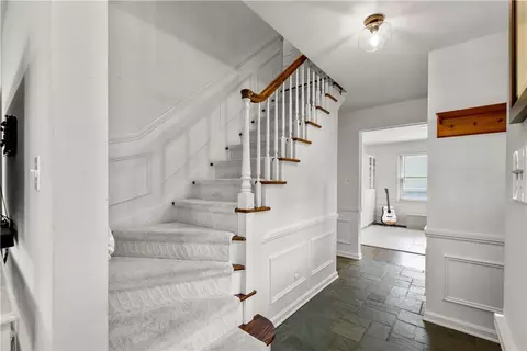 144 Warwick Dr, Pittsburgh, PA 15241 photo 3