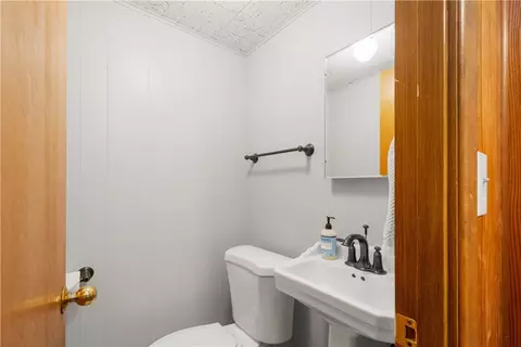 144 Warwick Dr, Pittsburgh, PA 15241 photo 33
