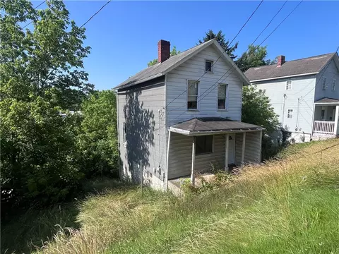 204 Bessemer Ave, Lyndora, PA 16045