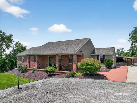 115 Magnolia Ln, Coal Center, PA 15423
