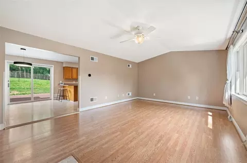 6014 Calisti Dr, Export, PA 15632 photo 2