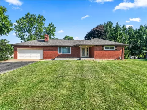 770 Blackhawk Rd, Beaver Falls, PA 15010