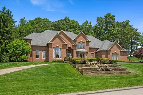 532 Salem Heights Dr, Gibsonia, PA 15044