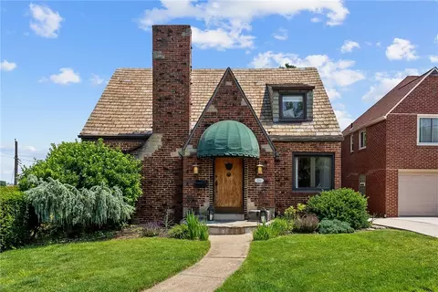 251 Bauman Ave, Pittsburgh, PA 15227