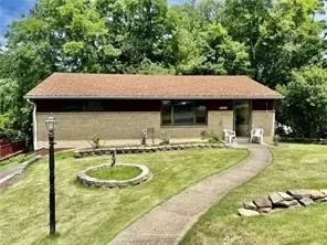 3223 Mayflower Dr, Pittsburgh, PA 15227