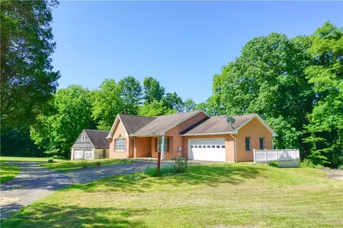 1664 N Main Street Ext, Butler, PA 16001