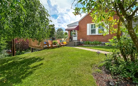 414 William St, West View, PA 15229