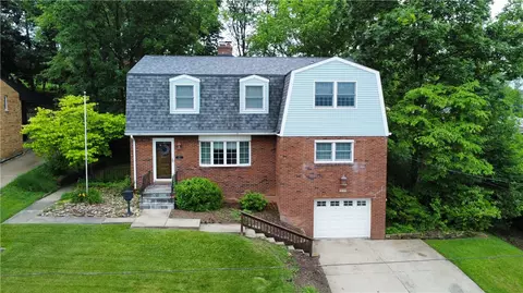 2673 Santa Barbara Dr, Bethel Park, PA 15102