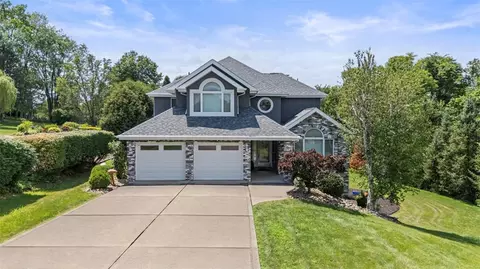 738 Cedarwood Dr, Belle Vernon, PA 15012