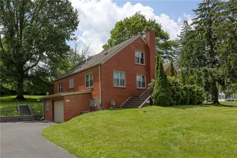 267 Blackhawk Rd, Beaver Falls, PA 15010