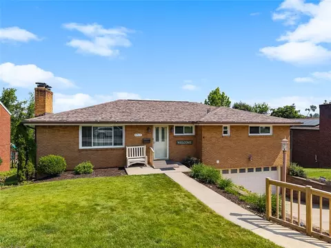4715 Meadowgreen Dr, Pittsburgh, PA 15236