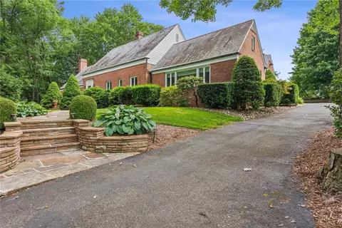 322 Stadium Dr, Somerset, PA 15501