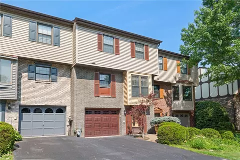 7376 Beacon Hill Dr, Pittsburgh, PA 15221