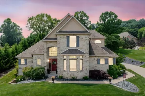 10601 Sophia Ct, Irwin, PA 15642